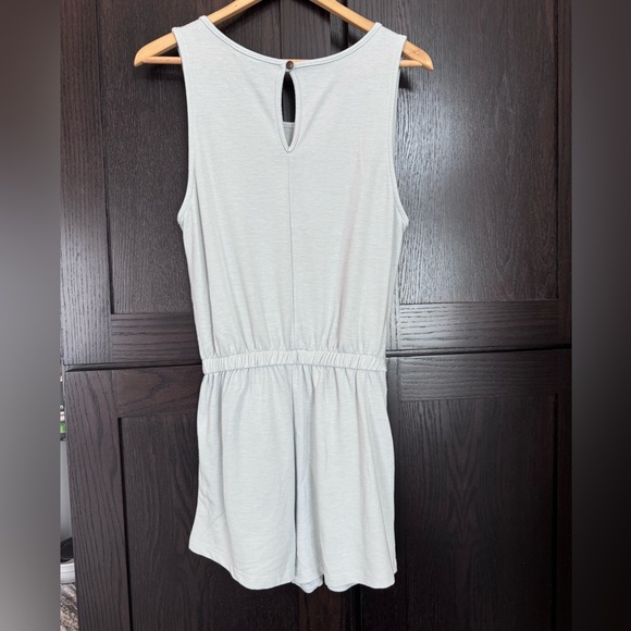 Light Gray Sleeveless Romper - Picture 4 of 4